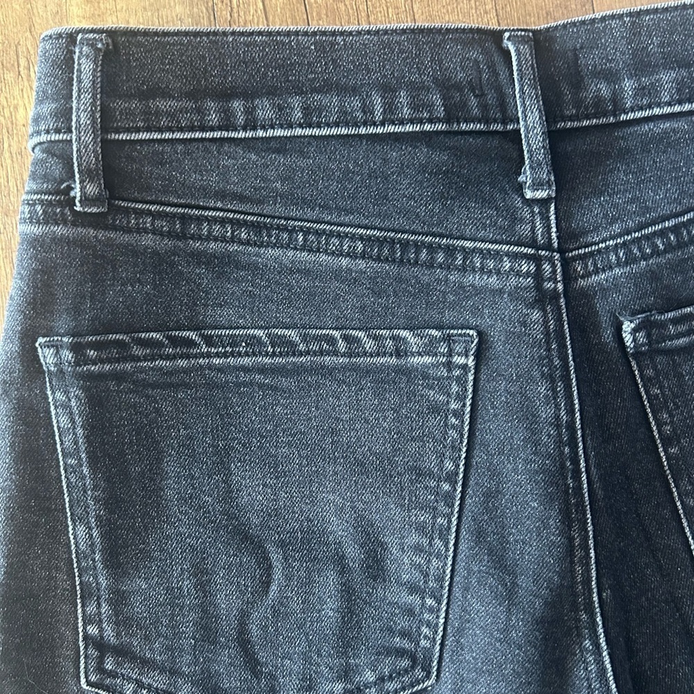 Express Modern Straight High Rise Jeans 4R | Black Wash | Rhinestone Button - Picture 11 of 12